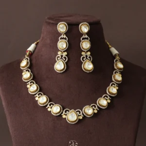 Heavy necklace