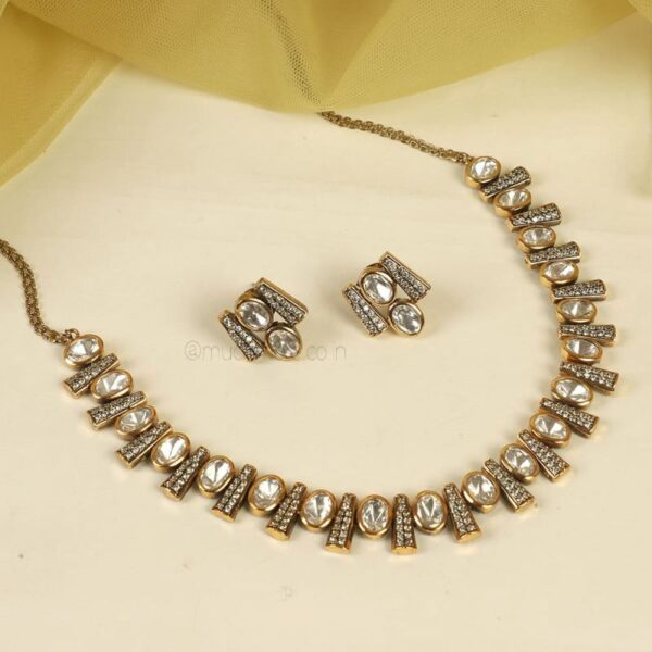 Heavy necklace